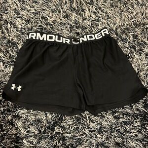 Women’s black under armour shorts (youth large)